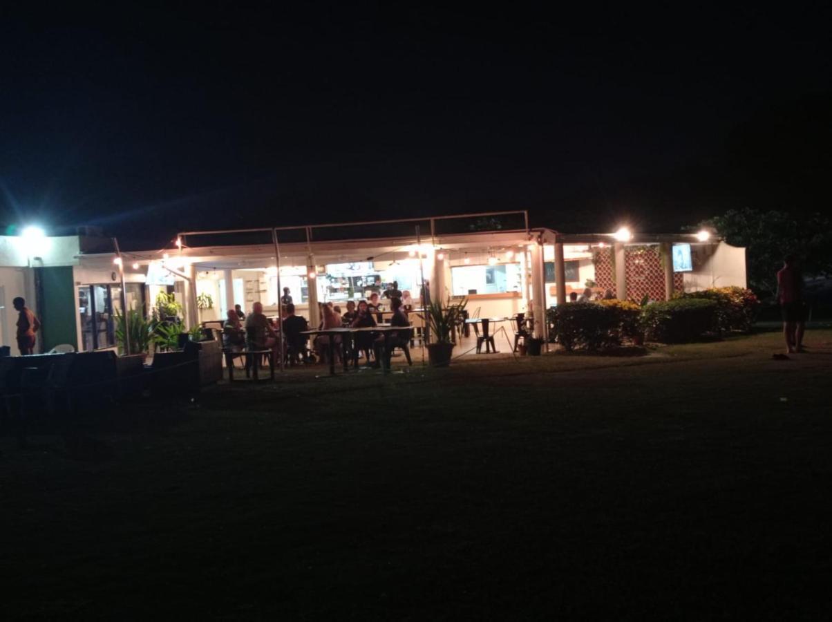 Апартаменти 126 Friendship, Rockley Golf Club Бриджтаун Екстер'єр фото